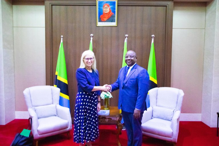 NAIBU WAZIRI MAGHEMBE AMUAGA BALOZI WA AUSTRALIA 