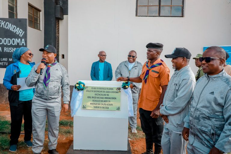 ‎BARABARA YA LAMI YA KILOMITA 1.6 KUINGIA HOSPITALI YA JIJI DODOMA KUCHOCHEA HUDUMA ZA AFYA NA MAENDELEO NALA   ‎