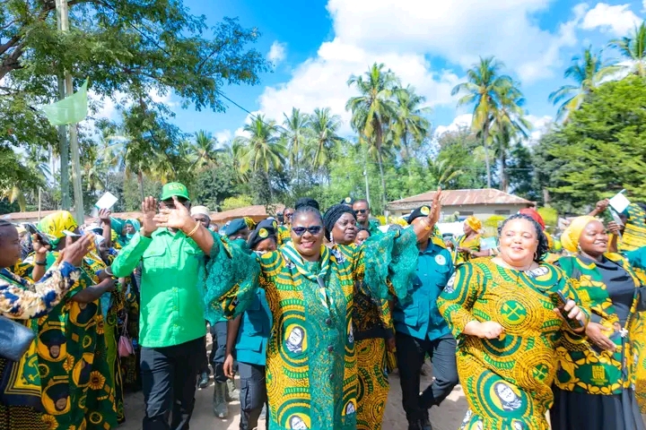 CHATANDA AUNGANA NA UWT LIWALE KUMPONGEZA RAIS SAMIA KWA UCHAPAKAZI 