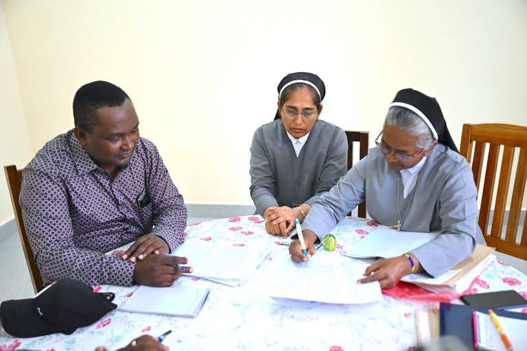 TIMU YA WATAALAM KUTOKA OFISI YA WAZIRI MKUU YAANZA KUTATUA MGOGORO WA ARDHI MABIBO DSM