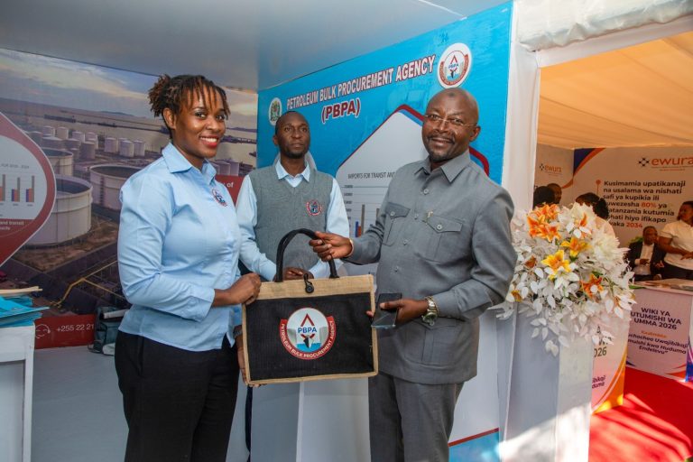 MKURUGENZI WA UCHAGUZI APONGEZA UFANISI NA UWAZI WA MFUMO WA UAGIZAJI MAFUTA KWA PAMOJA