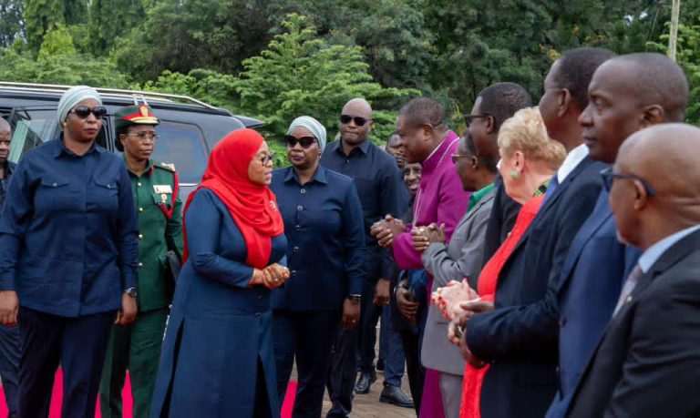 RAIS SAMIA AKIWASILI KATIKA HOSPITALI YA KCMC KILIMANJARO
