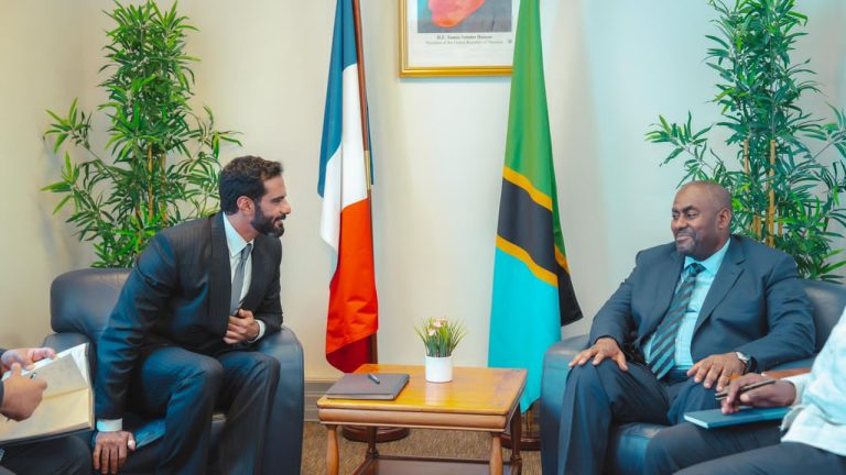 WAZIRI WA UTAMADUNI WA UAE ATEMBELEA UBALOZI WA TANZANIA JIJINI PARIS, ASISITIZA KUIMARISHA USHIRIKIANO WA KIDIPLOMASIA NA KIUTAMADUNI