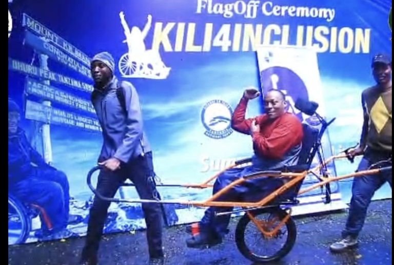 DEOGRATIUS CHAMI: MTANZANIA WA KWANZA MWENYE ULEMAVU KUPANDA MLIMA KILIMANJARO KWA KUTUMIA KITI MWENDO