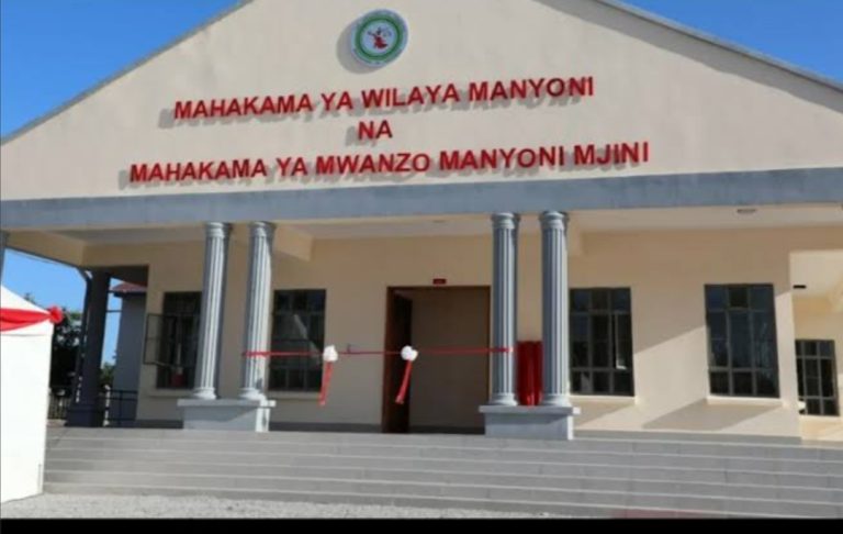 WATUMISHI SABA WA H/W MANYONI NA MZABUNI WAFIKISHWA MAHAKAMANI KWA UTAKATISHAJI FEDHA MILIONI 501