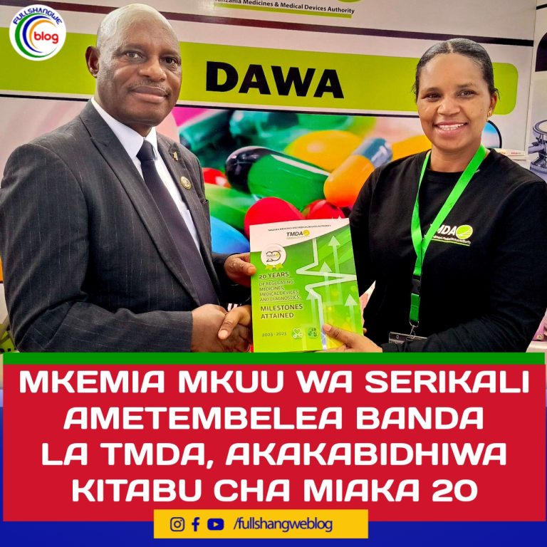 MKEMIA MKUU WA SERIKALI AMETEMBELEA BANDA LA TMDA, AKAKABIDHIWA KITABU CHA MIAKA 20 YA MAMLAKA