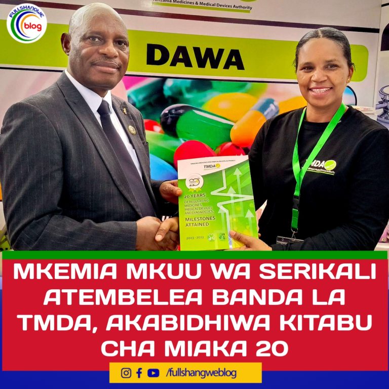 MKEMIA MKUU WA SERIKALI ATEMBELEA BANDA LA TMDA, AKABIDHIWA KITABU CHA MIAKA 20 YA MAMLAKA
