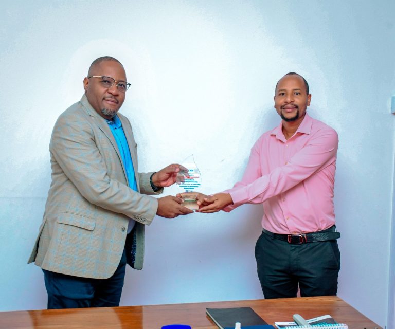 UDOM NA IDRC-CRDI ZAITUNUKU WRRB KWA MCHANGO WAKE KATIKA UTAFITI WA KILIMO