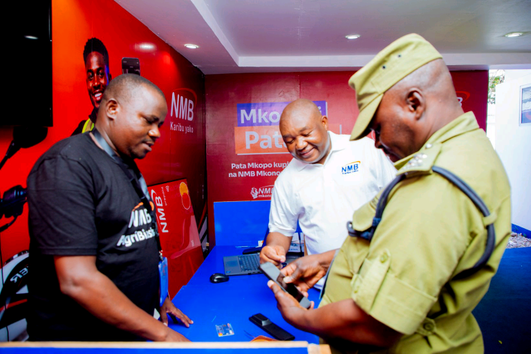 NMB YASOGEZA HUDUMA KAMILI ZA KIBENKI KWA WANANCHI SABASABA