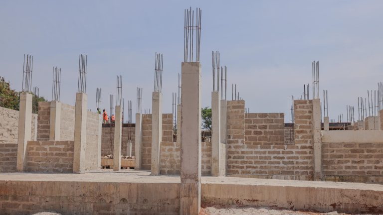 WAZIRI MKUU AKAGUA UJENZI WA JENGO LA UTAWALA LA HALMASHAURI YA WILAYA YA SERENGETI