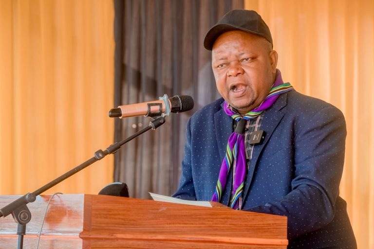 PROF. SHEMDOE AMSHUKURU RAIS SAMIA NA BARRICK KWA KUPELEKA TABASAMU MASHULENI