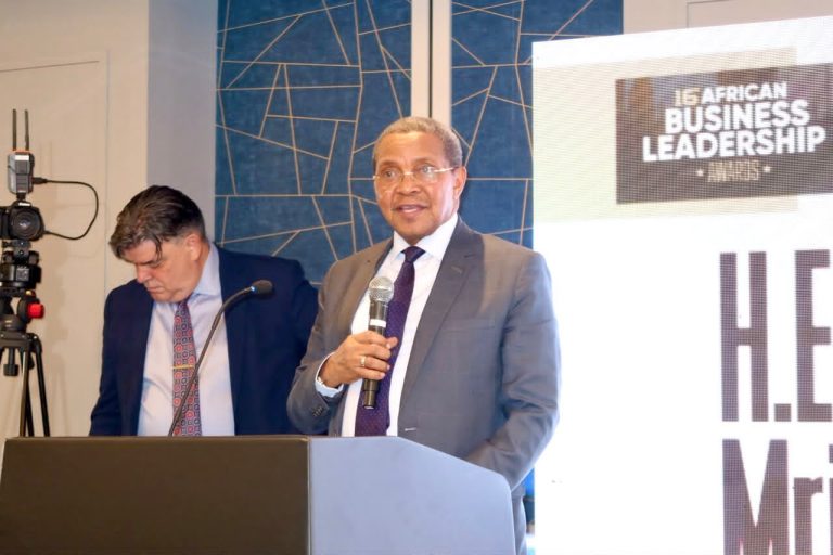 RAIS MSTAAFU DKT. JAKAYA KIKWETE ASHIRIKI MKUTANO MKUU WA AFRIKA LONDON
