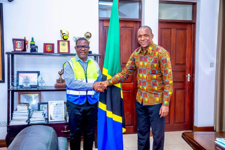ULEGA AWASILI MTWARA, KUKAGUA MIUNDOMBINU YA BARABARA
