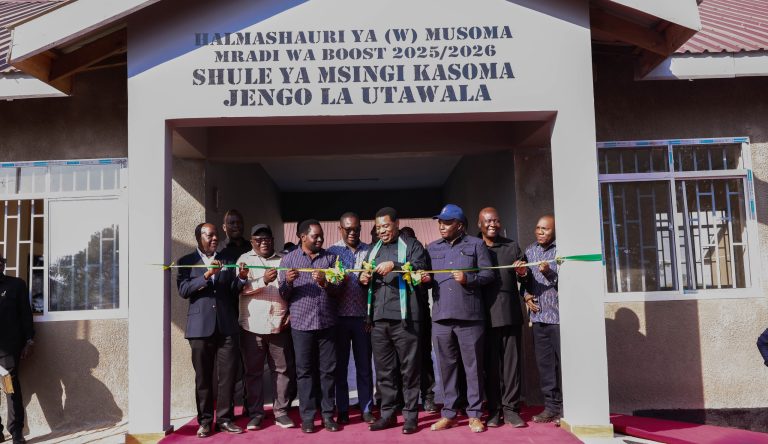 WAZIRI MKUU AZINDUA SHULE YA MSINGI KASOMA, AIPONGEZA MUSOMA VIJIJINI KWA USIMAMIZI WA MIRADI