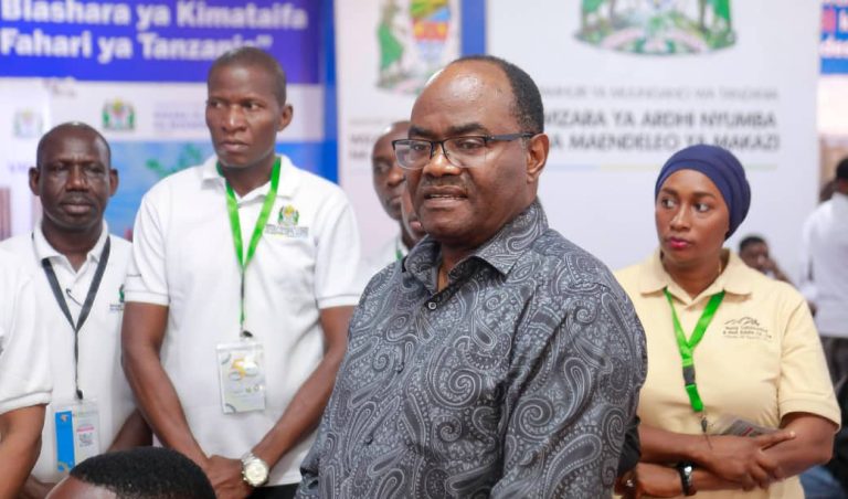 WAZIRI AKWILAPO: WANUNUZI WA VIWANJA WAFUATE USHAURI WA WATAALAMU WA ARDHI