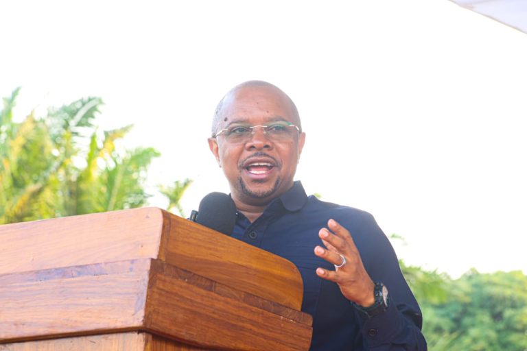 MHE. RIDHIWANI AIELEKEZA TAKUKURU KUFANYA UCHUNGUZI WA MRADI WA MAJI KALIUA