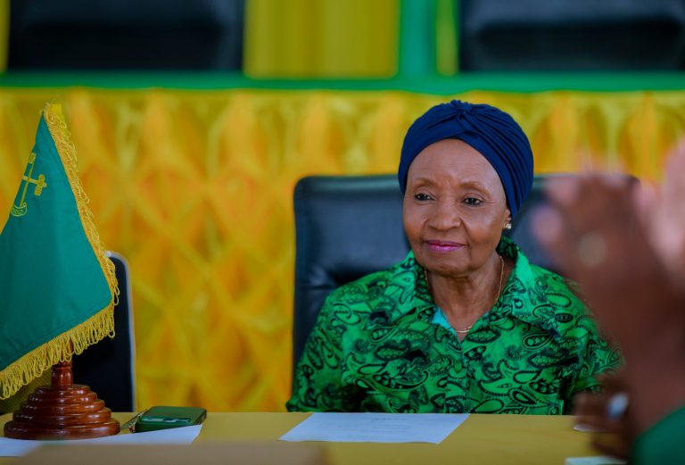 KATIBU MKUU CCM AONGOZA KIKAO CHA SEKRETARIETI KISIWANDUI, ZANZIBAR