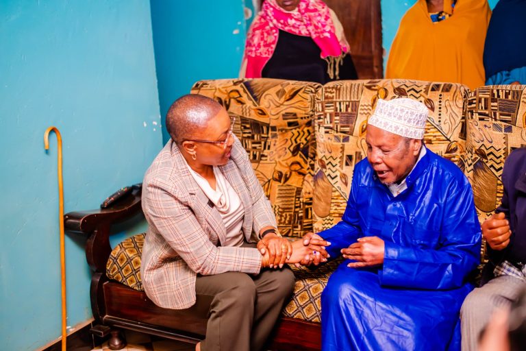 MZEE WA MIAKA 85 AMLALAMIKIA MWANAWE KUDAI NYUMBA YAKE KWA NGUVU,RC SENDIGA AINGILIA KATI