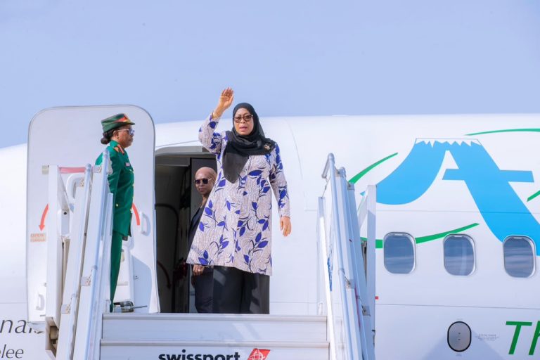 RAIS SAMIA AELEKEA ANGOLA KWA ZIARA YA KIKAZI