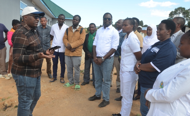 WATUMISHI WA AFYA HALMASHAURI YA WILAYA MBINGA WATAKIWA KUFANYA KAZI KWA WELEDI NA KUZINGATIA MAADILI YA UTUMISHI WA UMMA