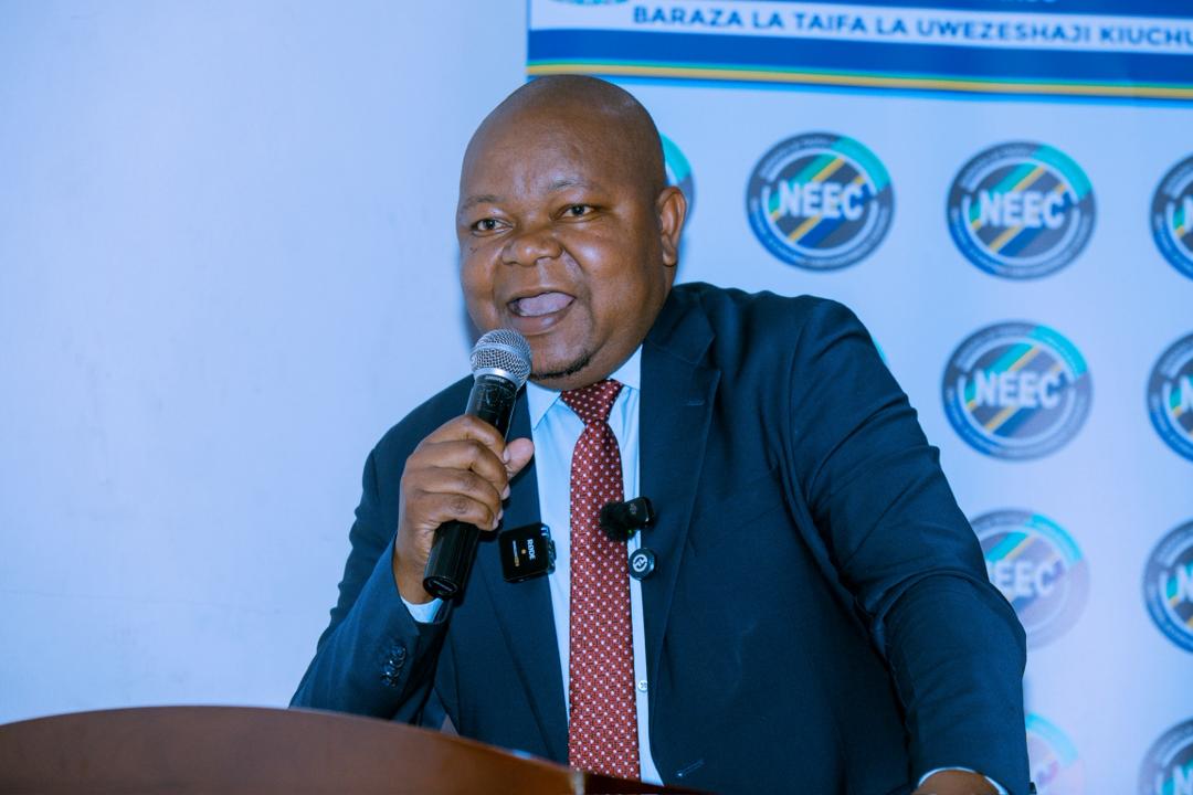 PROF. SHEMDOE AMPONGEZA MBUNGE JACQUELINE MZINDAKAYA KURATIBU MAFUNZO YA UWEZESHAJI WANANCHI KIUCHUMI