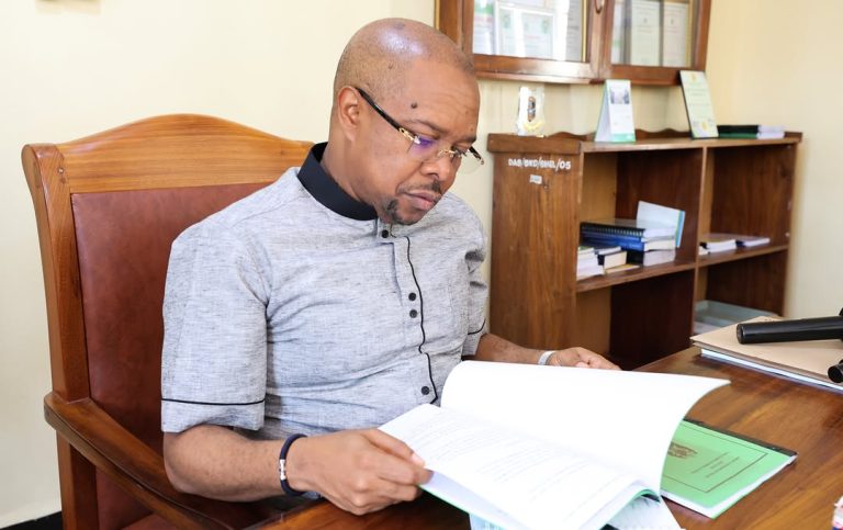 MHE. RIDHIWANI ATINGA WILAYANI SIKONGE AWASISITIZA VIONGOZI KUWAAMBIA WANANCHI MAZURI YALIYOFANYWA NA SERIKALI 