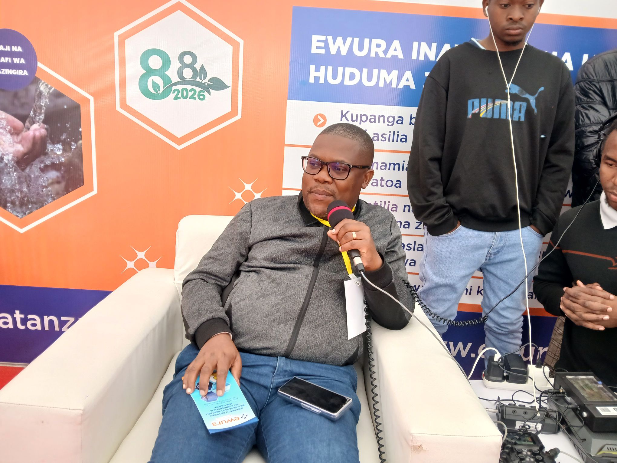 EWURA YATOA WITO WA UWEKEZAJI KATIKA VITUO VYA MAFUTA VIJIJINI, YAONYA HATARI YA UUZAJI WA MAFUTA KWENYE VIDUMU