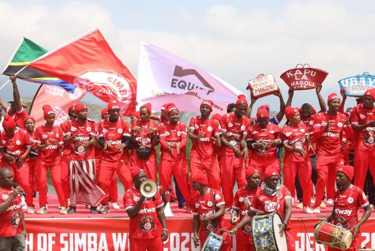 MNYAMA AZINDUA JEZI UNYAMANI NGORONGORO