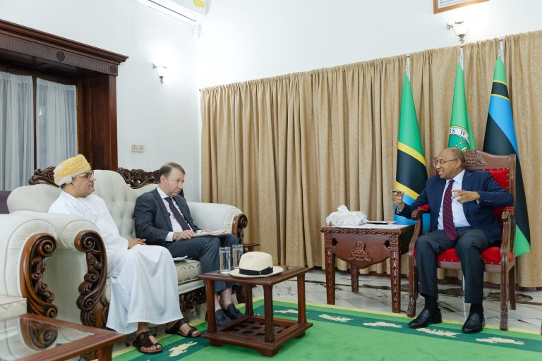 MWINYI NA OMAN WAJADILI UHIFADHI WA URITHI WA KIHISTORIA NA UTAMADUNI WA ZANZIBAR