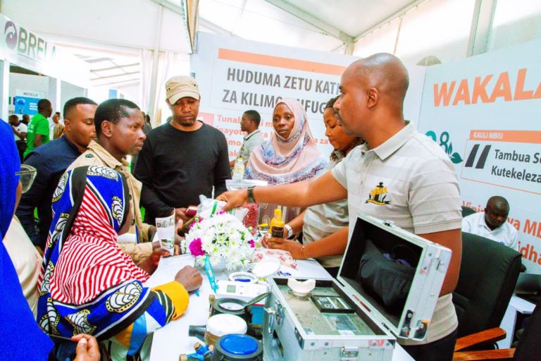 WAJASIRIAMALI KUTOKA PEMBA WATEMBELEA BANDA LA WMA NANE NANE, WAPATA ELIMU YA VIPIMO