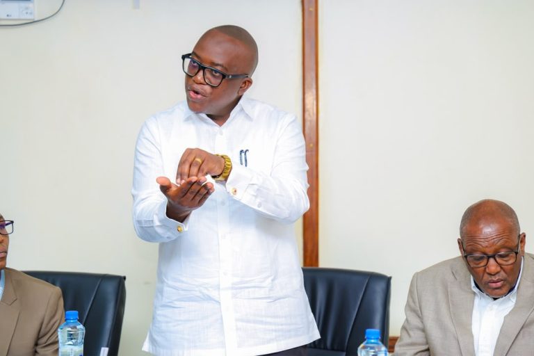 WAZIRI MAVUNDE AAGIZA MASOKO YA MADINI KUWA WAZI MPAKA