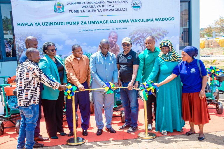 SERIKALI YAKABIDHI PAMPU 52 ZA UMWAGILIAJI WAKULIMA KATAVI KUONGEZA TIJA NA KULINDA MAZINGIRA