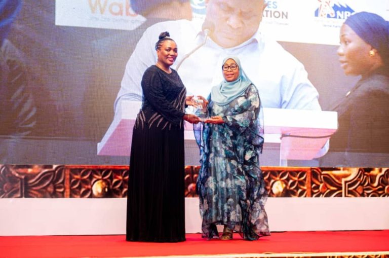RAIS SAMIA ATAMBUA MCHANGO WA WIZARA YA NISHATI NA TAASISI ZAKE KATIKA KUFANIKISHA MDAHALO WA NISHATI SAFI YA KUPIKIA