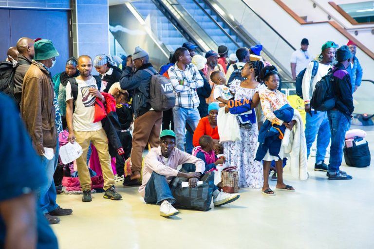 WATANZANIA WALIOKUWA AFRIKA KUSINI WAWASILI NCHINI