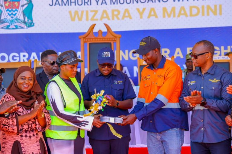 WAZIRI MAVUNDE AZINDUA PROGRAMU YA KESHO ILIYO NJEMA KATIKA SEKTA YA MADINI (MBT)