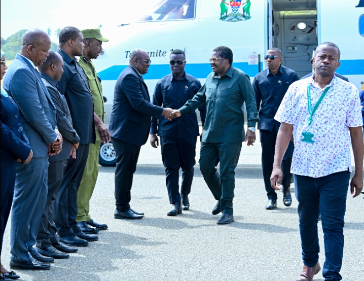 MAKAMU WA RAIS AKIWASILI ZANZIBAR – KUSHIRIKI KIZIMKAZI FESTIVAL