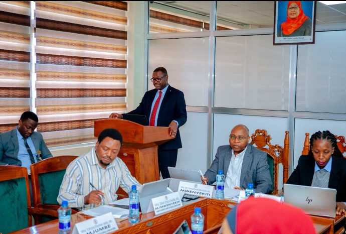 MWANASHERIA MKUU WA SERIKALI AWASILISHA MUSWADA WA MAREKEBISHO YA SHERIA KWA KAMATI YA BUNGE