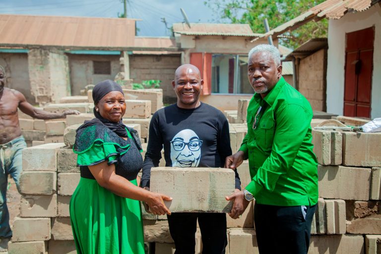 MANSOOR AKABIDHI VIFAA VYA UJENZI OFISI YA CCM MKUZA, AWEZESHA VIKUNDI SH MIL. 3.5
