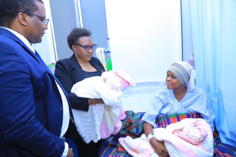 DKT. SAMIZI ATOA ELIMU KWA MAMA WA MAPACHA WATATU