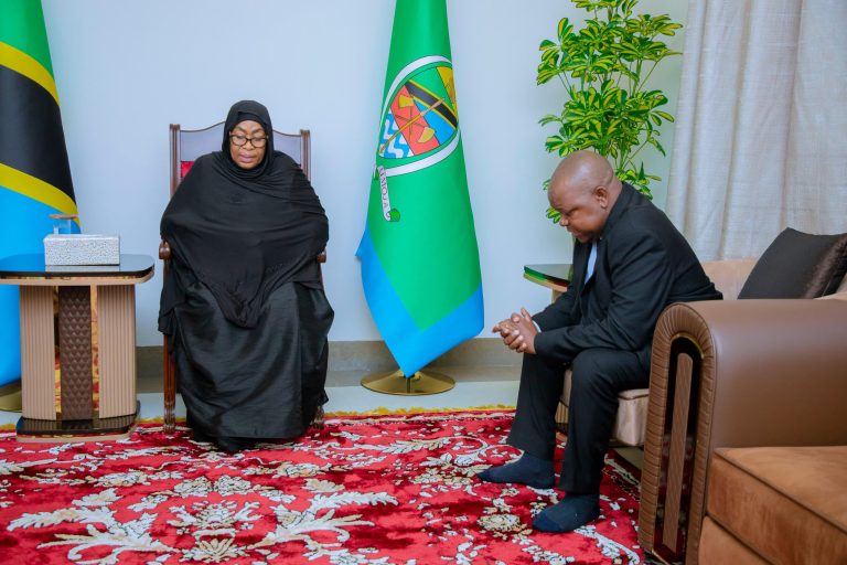 PROF.  SHEMDOE AONGOZA VIONGOZI OWM–TAMISEMI KUMFARIJI RAIS SAMIA KUFUATIA KIFO CHA MUMEWE, MAALIM HAFIDH AMEIR HASSAN