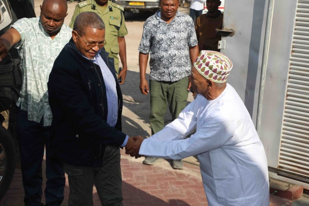 DKT JAKAYA KIKWETE AHANI MSIBA WA NDUGU WA MBUNGE WA ZAMANI WA NKASI