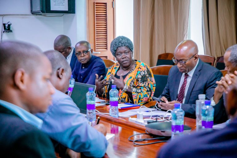 KAMATI YA BUNGE YA EALA YAKUTANA NA WIZARA YA MAMBO YA NJE, KUTATHMINI MCHAKATO WA RASIMU YA KATIBA