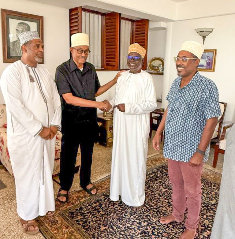 JUMA DUNI HAJI ATOA POLE KWA FAMILIA YA MZEE AMANI KARUME
