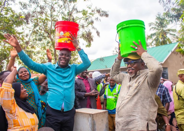 TONE LA MAJI LA KWANZA KILWA LAFUNGULIWA,WAZEE WAOMBA DUA KWA RAIS SAMIA