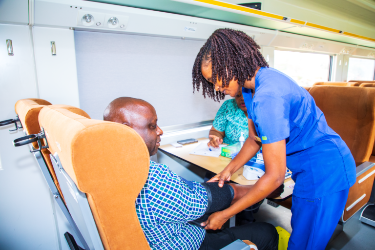 JKCI YAPELEKA HUDUMA ZA MOYO NDANI YA TRENI YA SGR KWA MARA YA KWANZA