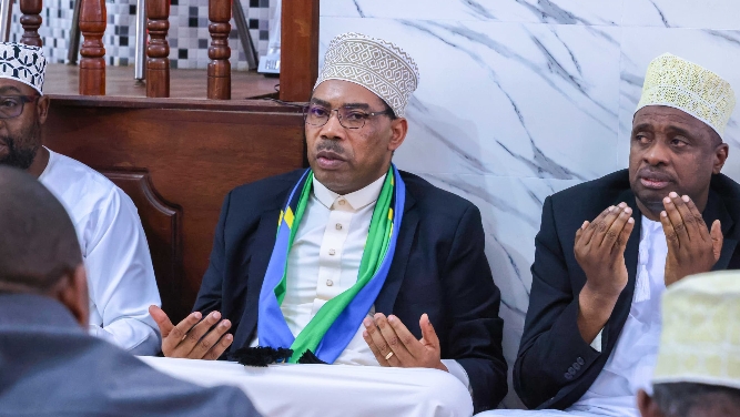 WAZIRI MKUU ASHIRIKI HITMA YA MAREHEMU HAFIDH AMIR HASSAN KIZIMKAZI