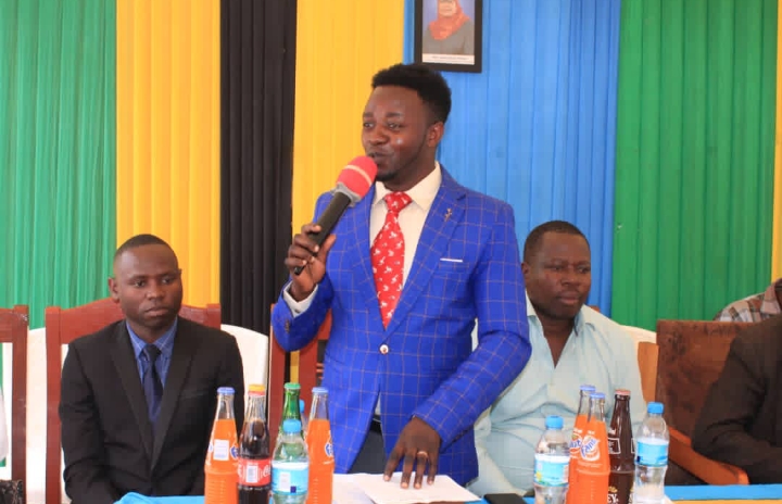 WAHITIMU WAASWA KUEPUKA MAKUNDI YASIYOFAA WATAKIWA KUCHAGUA MARAFIKI.