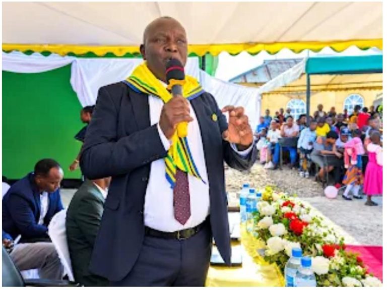 WAHITIMU WASOME KWA AJILI YA MAARIFA, SI VYETI PEKEE- KEMBAKI