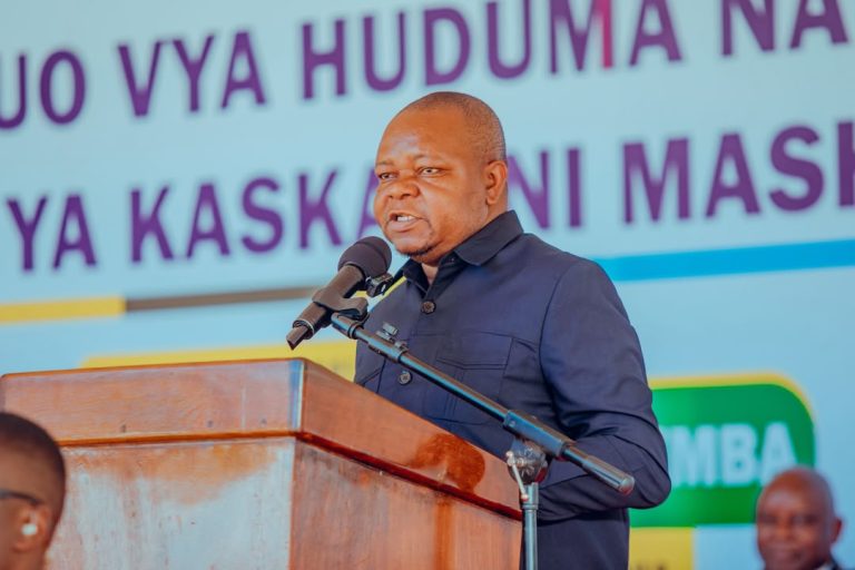 PROF. SHEMDOE AMUUNGA MKONO WAZIRI MKUU, AWASILISHA MILIONI 74 KUCHANGIA MABORESHO YA VITUO VYA HUDUMA VYA KKKT TANGA
