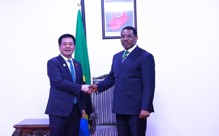 DKT. MWIGULU AFANYA MAZUNGUMZO NA MAKAMU MWENYEKITI WA BUNGE LA VIETNAM